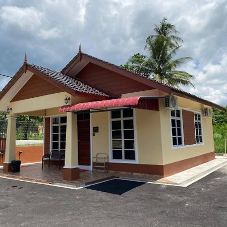Nsjay Guest House Kampong Gong Balai Buitenkant foto