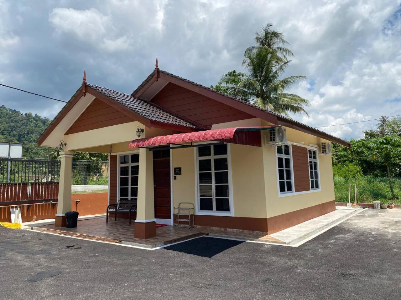 Nsjay Guest House Kampong Gong Balai Buitenkant foto
